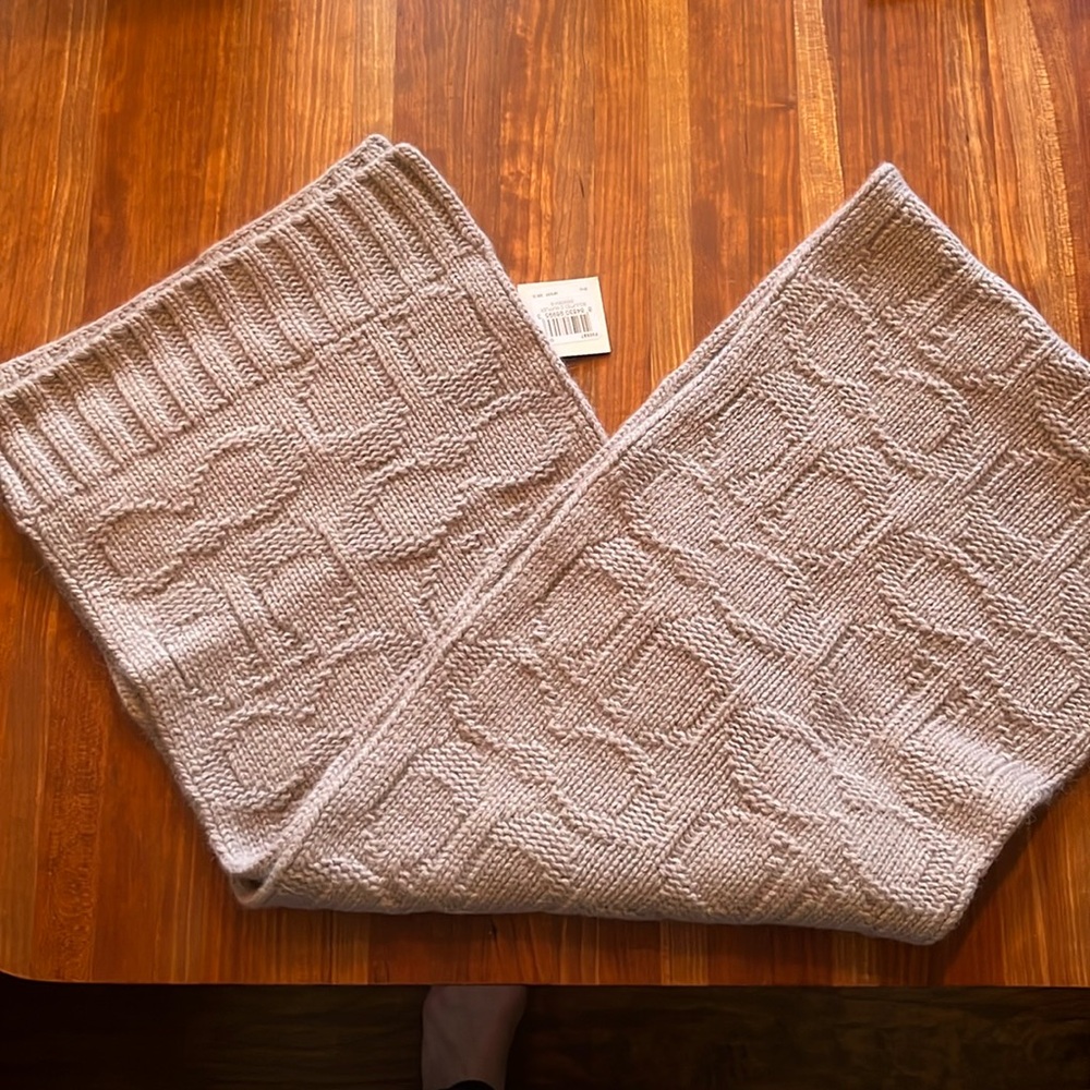 NWT Coach Scarf, gray with woven C pattern